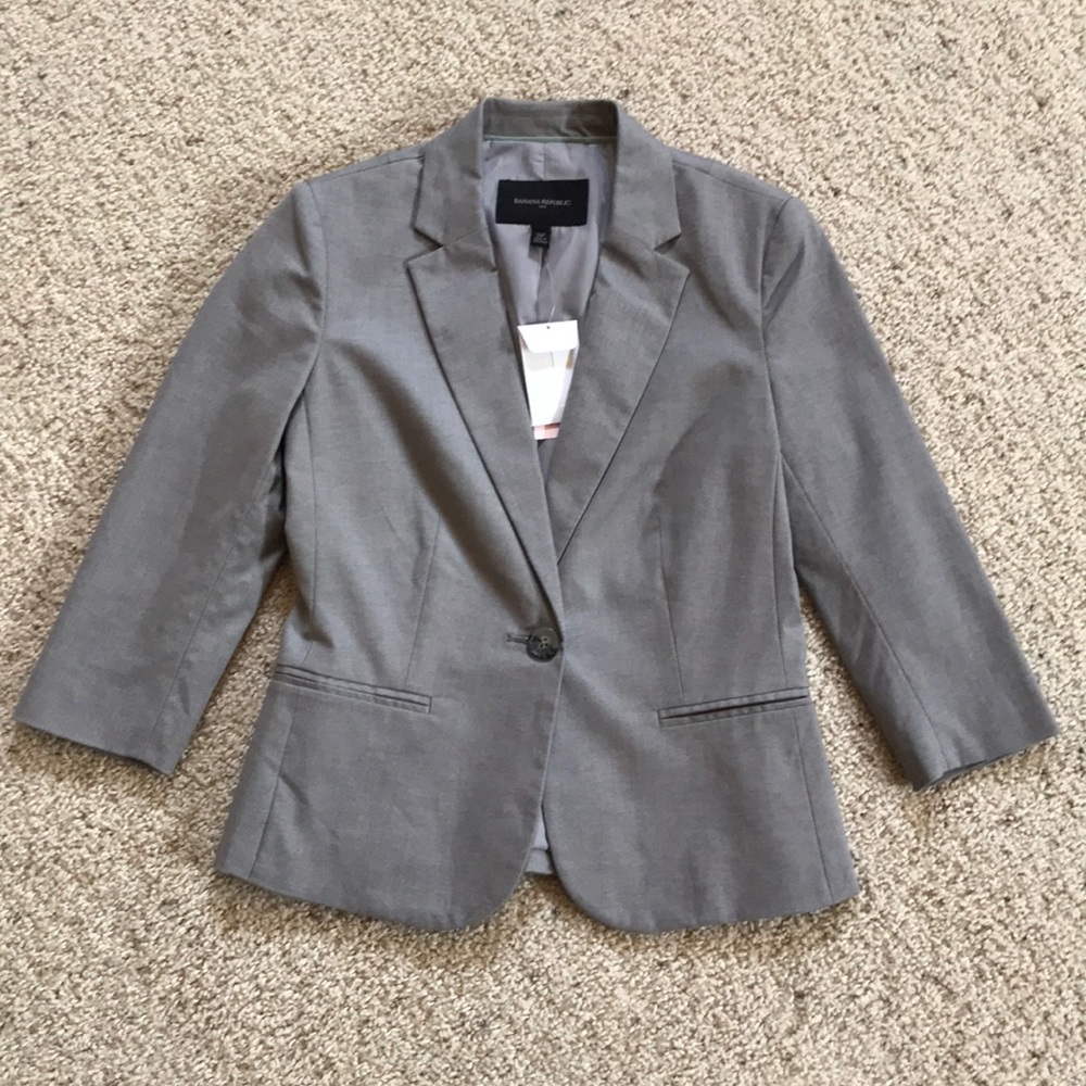 NWT, Banana Republic Gray 3/4 Sleeve Blazer!